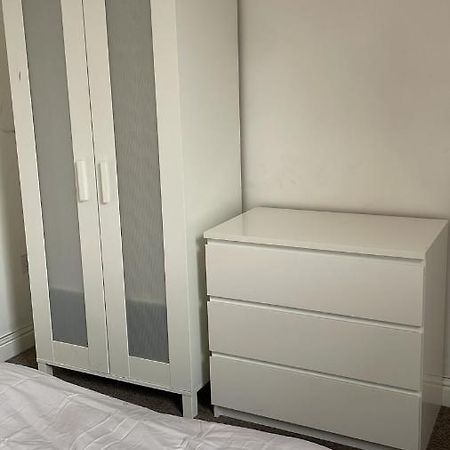 305 High Town Road Hostel Luton  Bagian luar foto