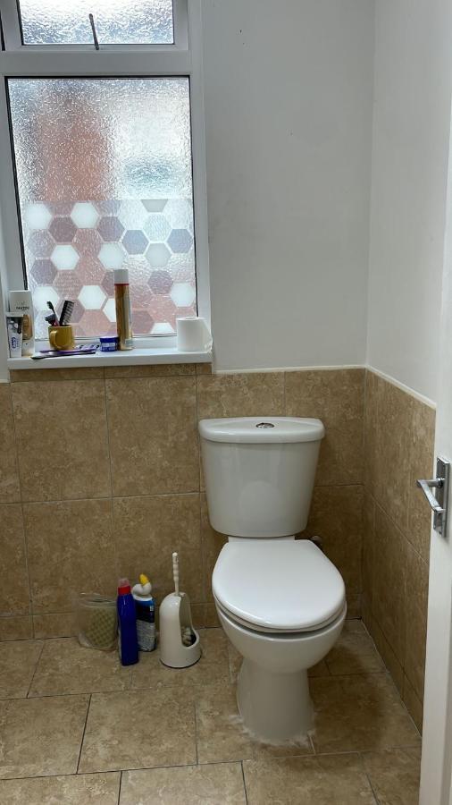 305 High Town Road Hostel Luton  Bagian luar foto