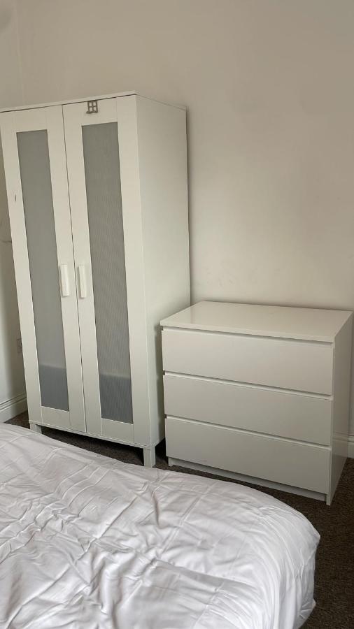 305 High Town Road Hostel Luton  Bagian luar foto